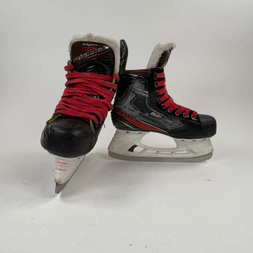 Bauer Vapor X2.9 Size 2.5 Junior Hockey Skates