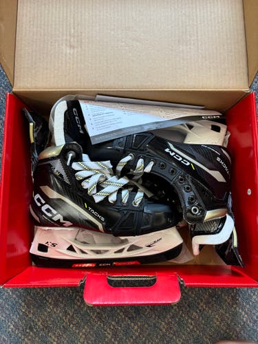 CCM AS-V Hockey Skates - Size 5.5 (New)