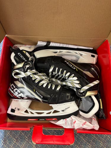 CCM AS-V Hockey Skates - Size 8 (New)