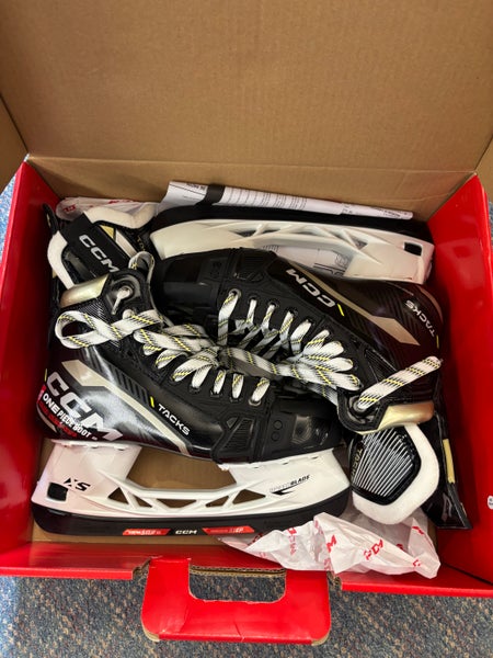 CCM AS-V Hockey Skates - Size 8 (New)