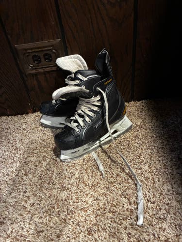 Bauer supreme hockey skates