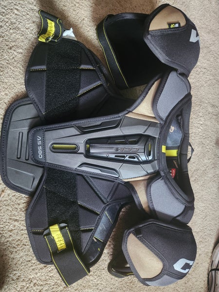 Large Senior CCM AS580 Shoulder Pads (New)