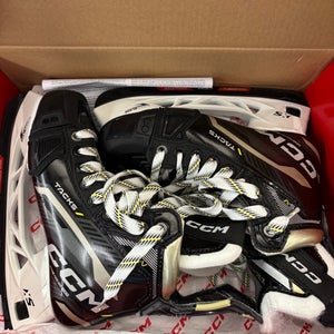 CCM AS-V Hockey Skates - Size 5 (New)
