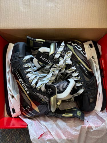 CCM AS-V Pro Hockey Skates - Size 5.5 (New)