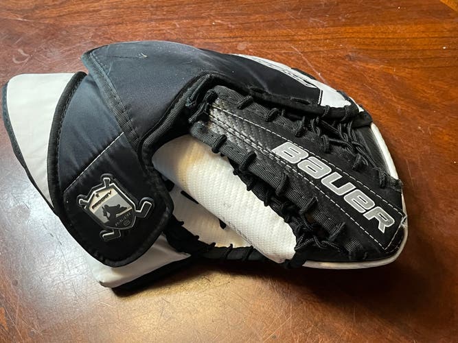 Bauer Prodigy goalie glove youth