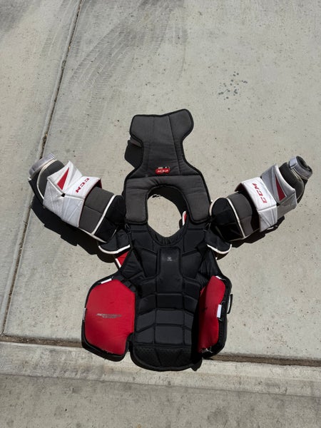 Large  CCM Eflex 5.9 Goalie Chest Protector (Used)