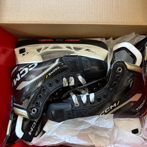 CCM AS-V Hockey Skates - Size 4.5 (New)