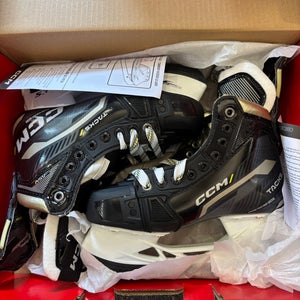CCM AS-V Hockey Skates - Size 4 (New)