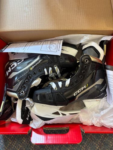 CCM AS-V Hockey Skates - Size 4 (New)
