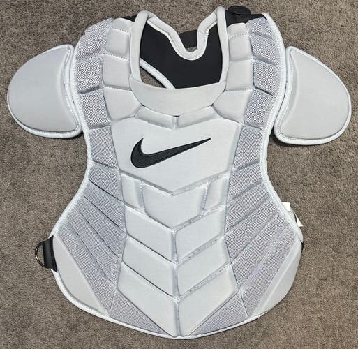 Nike Diamond Elite Baseball Catcher’s Chest Protector