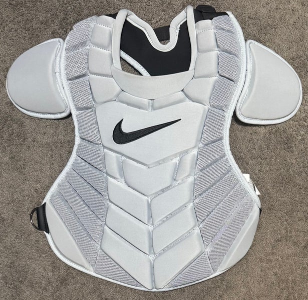 Nike Diamond Elite Baseball Catcher’s Chest Protector