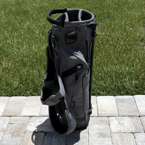 COBRA ULTRALIGHT GOLF CARRY BAG
