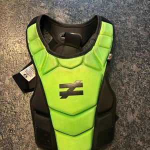 UNEQUAL LACROSSE PLAYER CC SHOULDER PADS
