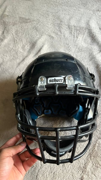 Adult Large Schutt F7 Helmet (Used)