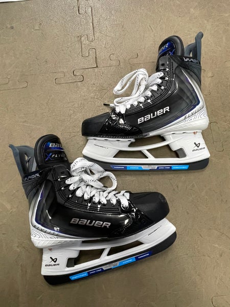 2025 Bauer Vapor Flylite Hockey Skates Extra Wide Width  8 (Used)