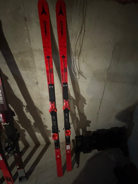 Men's 2021 Atomic 212 cm Racing Redster FIS SG Skis With Bindings Max Din 16 (Used)