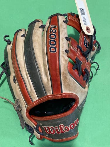 White Wilson A2000 RH Infield Baseball Glove 11.5" (Used)