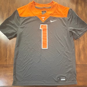 University of Tennessee Football Nike Football Jersey #1 Size Adult Medium NWT