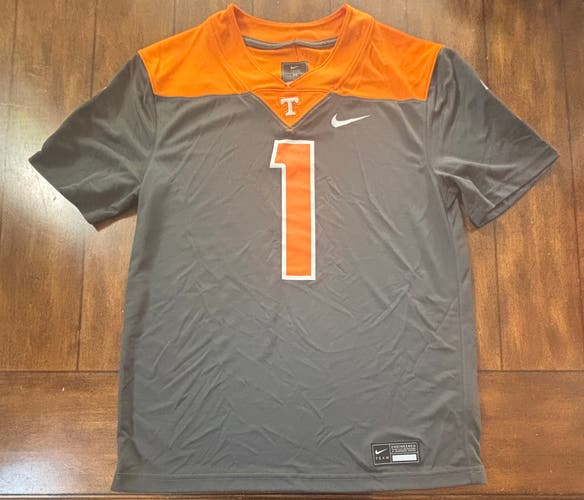 University of Tennessee Football Nike Football Jersey #1 Size Adult Medium NWT