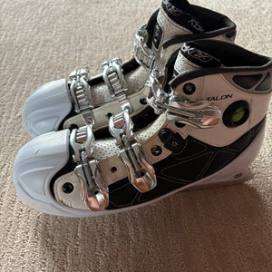 Hockey / Goalie Skate Buckle System