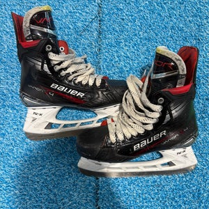 Intermediate Bauer Vapor X4 Hockey Skates 6.5 (Used)