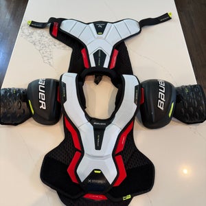 Bauer Vapor Hyperlite Shoulder Pads  (Used)