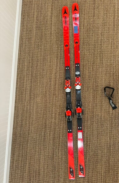Men's 2022 Atomic 218 cm Racing Redster FIS DH Skis With Bindings Max Din 20 (Used)