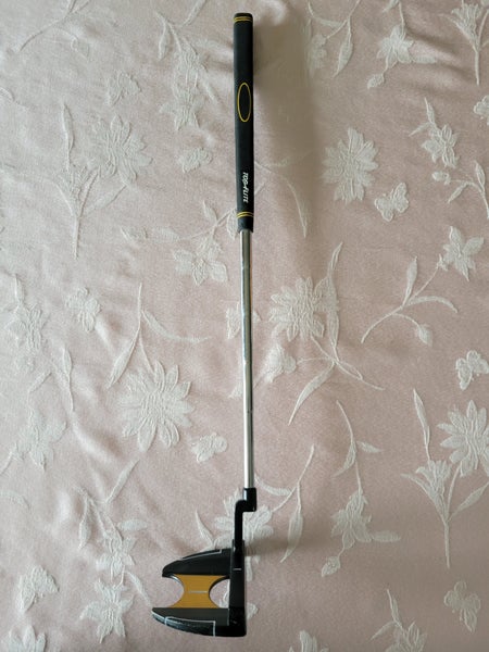 Black Junior Top Flite Right Handed Putter Junior 20" (Used)