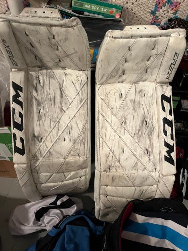 35"  CCM Eflex 5 Goalie Leg Pads Pro Stock (Used)