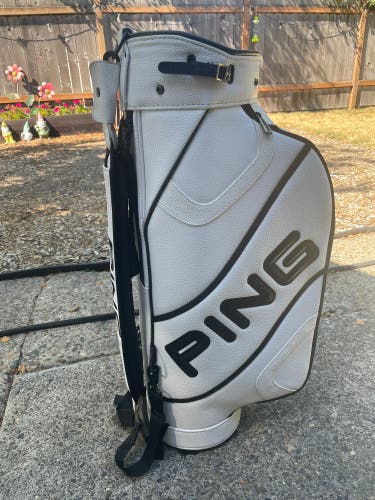 Vintage Ping white leather Golf Bag