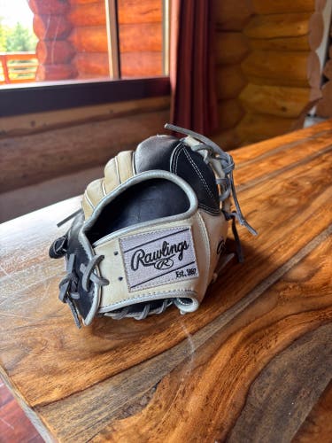 Rawlings baseball glove