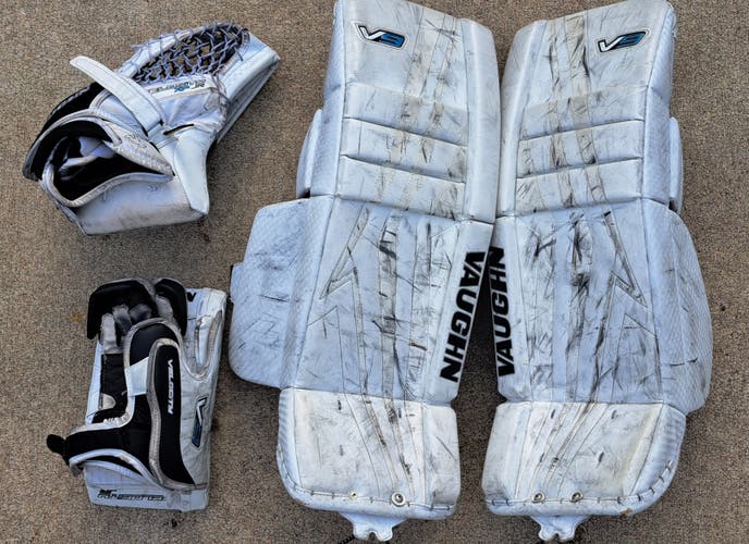 28+2" Vaughn Velocity JR V9 hockey Goalie Junior Regular hand Full Set (Used)