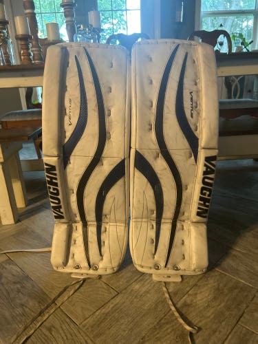 30"  2015 Vaughn Ventus LT88 Goalie Leg Pads  (Used)