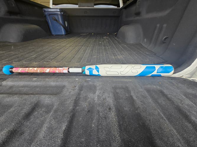 DeMarini CF Composite Bat (-11) 19 oz 30" (Used)