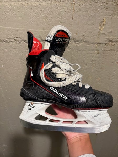 2018 Bauer Vapor 3X Pro Hockey Skates Regular Width (Used)