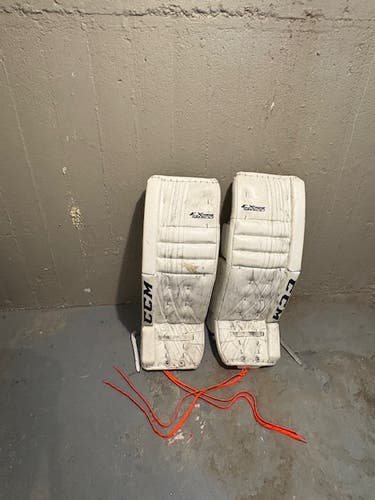 2019 33" CCM Extreme Flex 500 Goalie Leg Pads (Used)