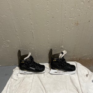 Bauer Supreme M1 Hockey Skates Regular Width (Used)