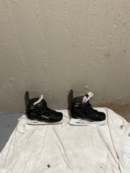 Bauer Supreme M1 Hockey Skates Regular Width (Used)