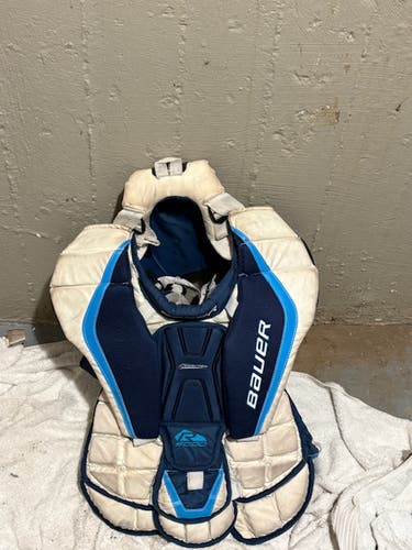 Medium Bauer Reactor 9000 Goalie Chest Protector (Used)