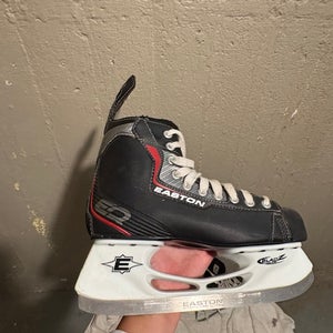 Easton Synergy EQ Hockey Skates Regular Width 7 (Used)