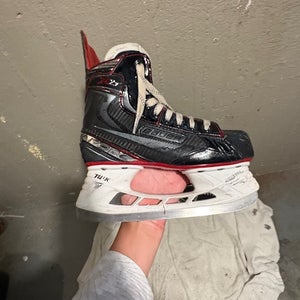 2018 Bauer Vapor x 2.7 Jr. Hockey Skates Regular Width (Used)