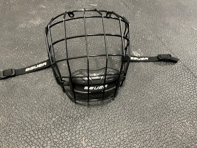 Medium Bauer Profile II Facemask Full Cage (Used)