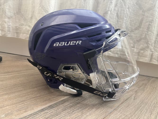 Medium Bauer Re-Akt 85 Helmet (Used)