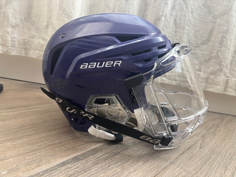 Medium Bauer Re-Akt 85 Helmet (Used)