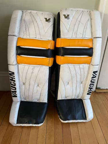 33"  2000 Velocity Goalie Leg Pads Pro Stock (Used)