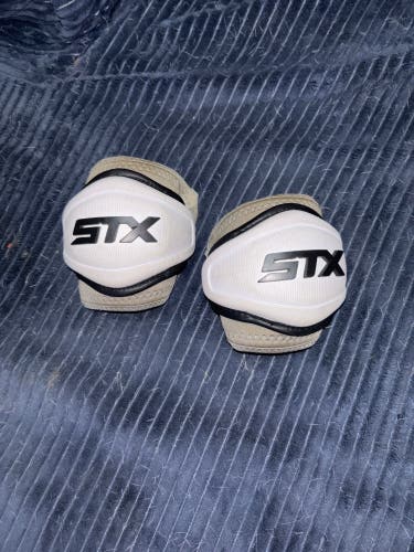 Medium/Large Adult STX Stallion 900 Arm Pads (Used)