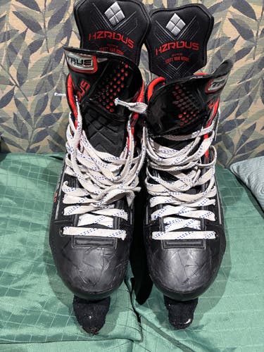 Like New True HZRDUS 9X Hockey Skates Regular Width Size 8.5