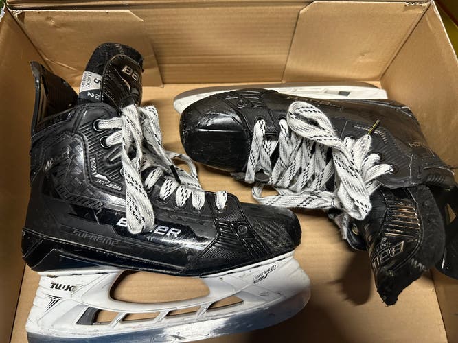 Bauer Supreme Mach Hockey Skates Regular Width  Size 5 (Used)