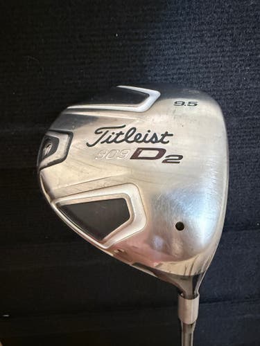 Men's Titleist 909 D2 Right Handed Driver Stiff Flex 9.5 Loft (Used)