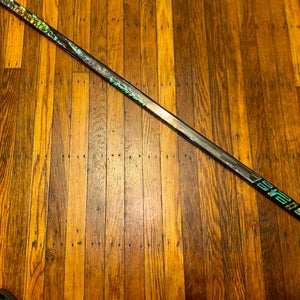 Senior Bauer Twitch Right Handed Hockey Stick P92  (New)